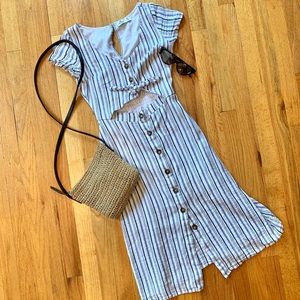 4 for $30! ✨ Hollister midi dress
